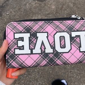 Pink plad wallet